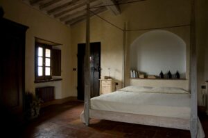 Villa Rogheta Italien Toskana Haus zu vermieten Doppelzimmer mit Bad und Himmelbett